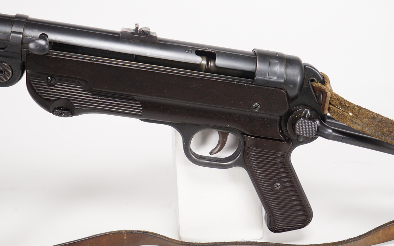 MP40 Submachine Gun — image 2