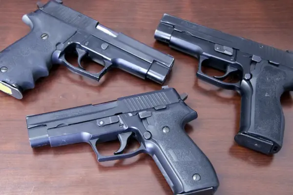 Sig Sauer P226 9mm DA/SA Police Trade-in Pistols (Very