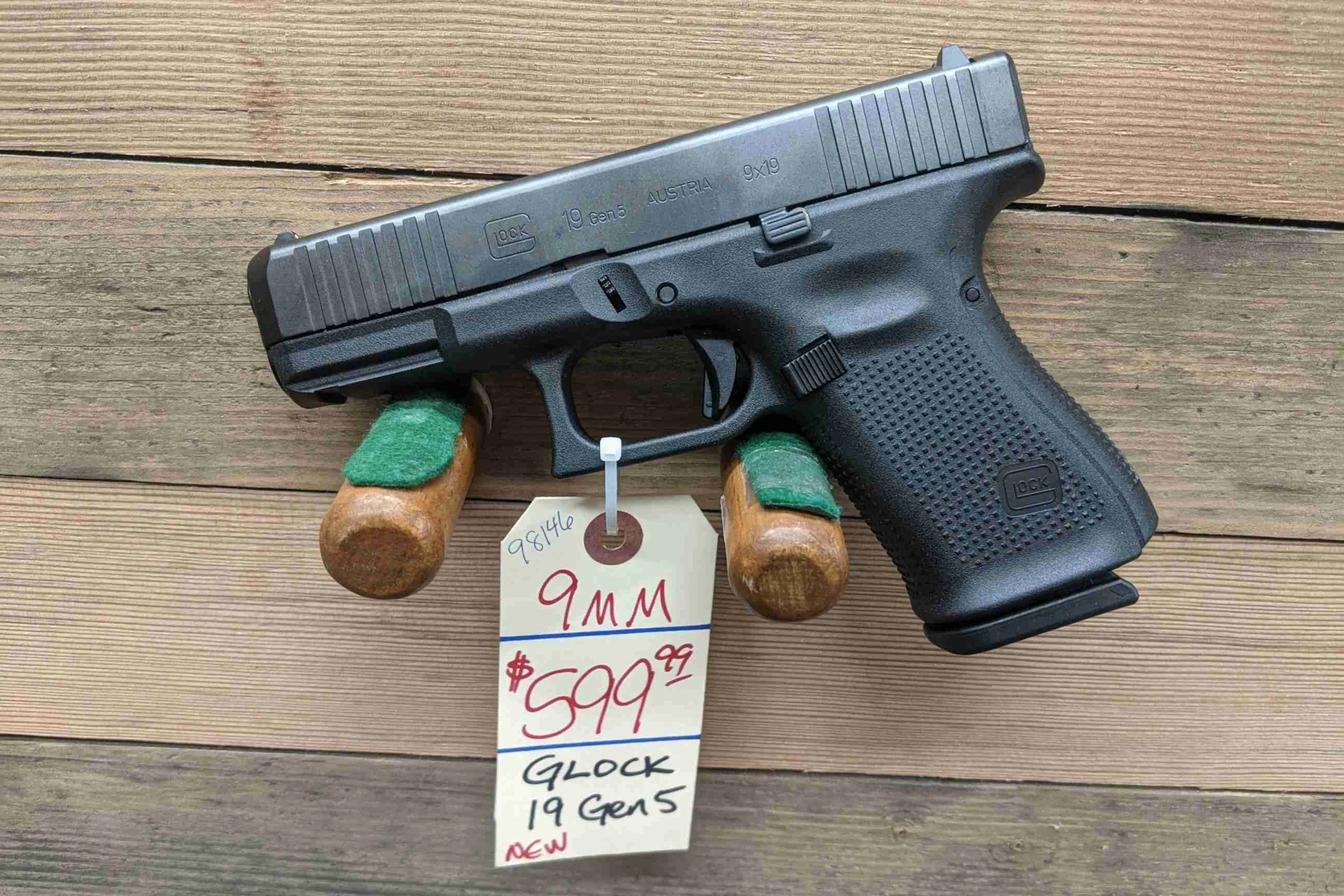 Glock 19 Gen5 9mm 15-Round Pistol with Pink