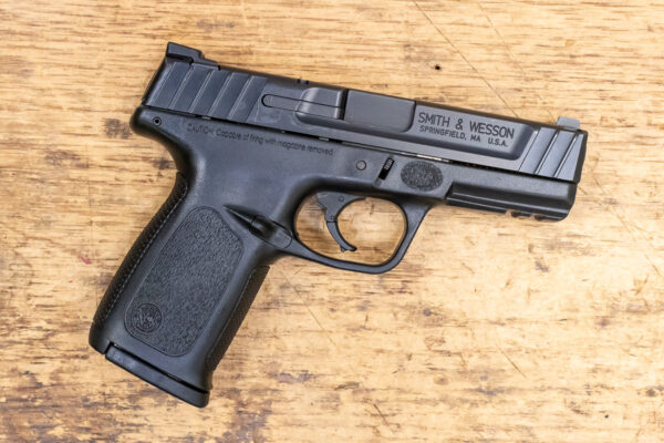 Smith & Wesson SD40 40 S&W Police Trade-in PIstol