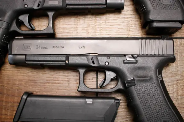 Glock 34 GEN4 9mm Police Trade-In Pistol with Night