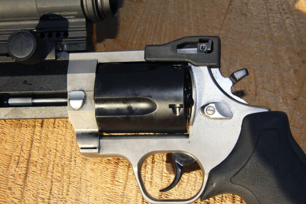 Smith & Wesson 460 SW Magnum 8 3/8 inch