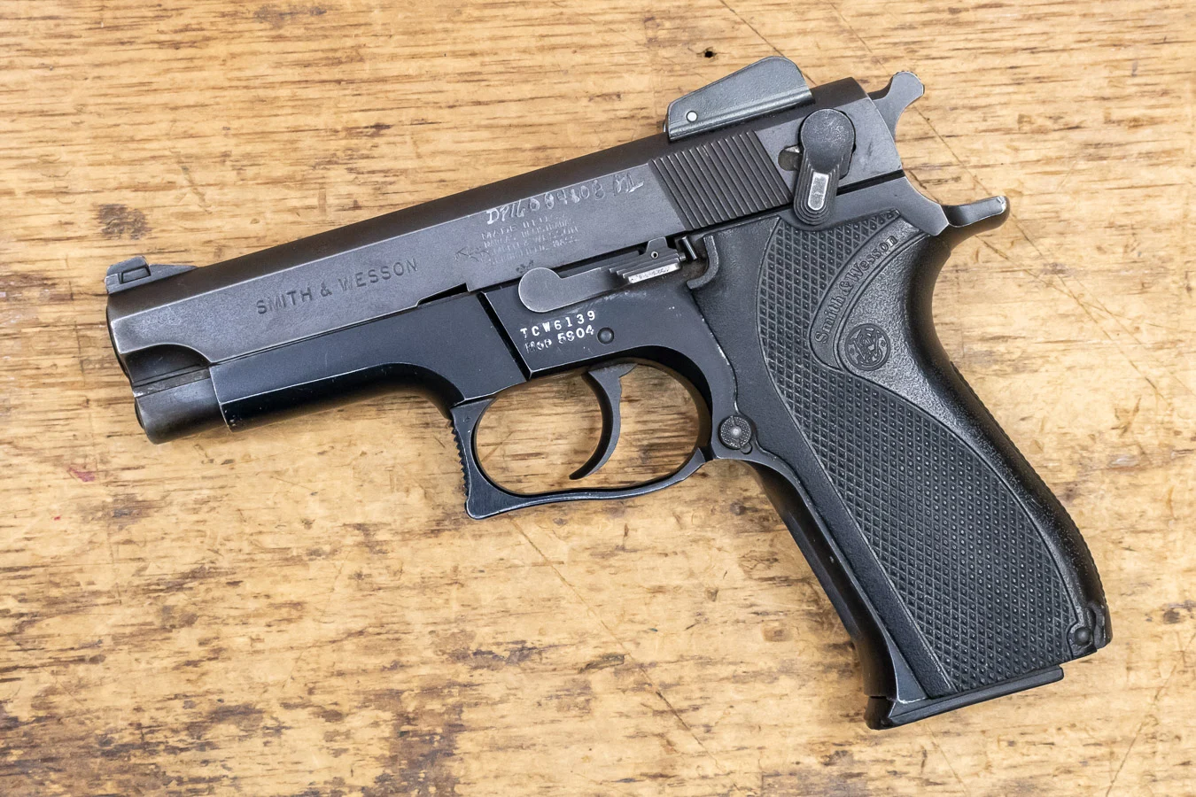 Smith &amp; Wesson 5904 9mm Police Trade-in Pistol