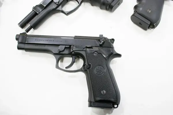 Beretta Model 96 40 S&W DA/SA Police Trade-in Pistols (Good Condition
