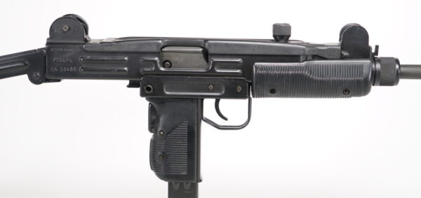 IMI UZI MACHINE GUN