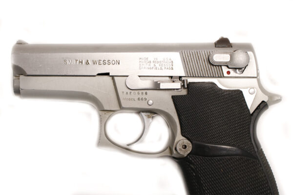Smith & Wesson 669 9mm Police Trade-In Pistol