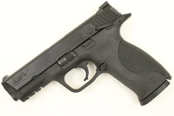 Smith & Wesson M&P40 40 S&W Full-Size Police Trade-ins with Thumb