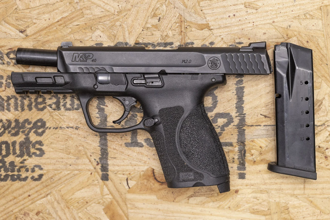 Smith &amp; Wesson M&amp;P40 M2.0 Compact 40 S&amp;W Police Trade-in Pistol