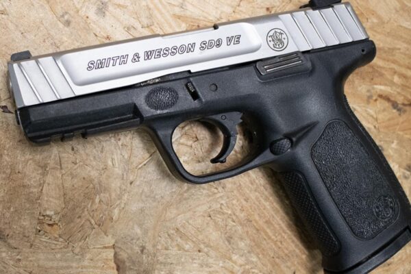 Smith & Wesson SD9VE 9mm Police Trade-In Pistol with Two-Tone Finish