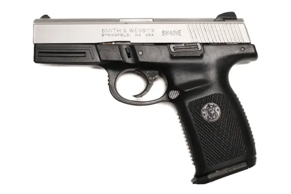 Smith & Wesson SW40VE 40 S&W Police Trade-In Pistol