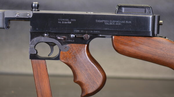 THOMPSON SUBMACHINE GUN