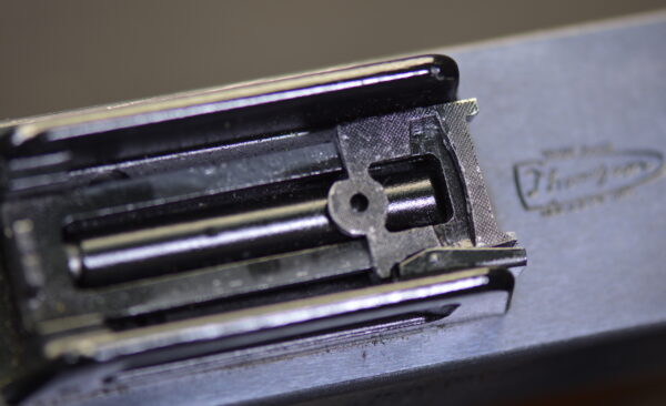 THOMPSON SUBMACHINE GUN