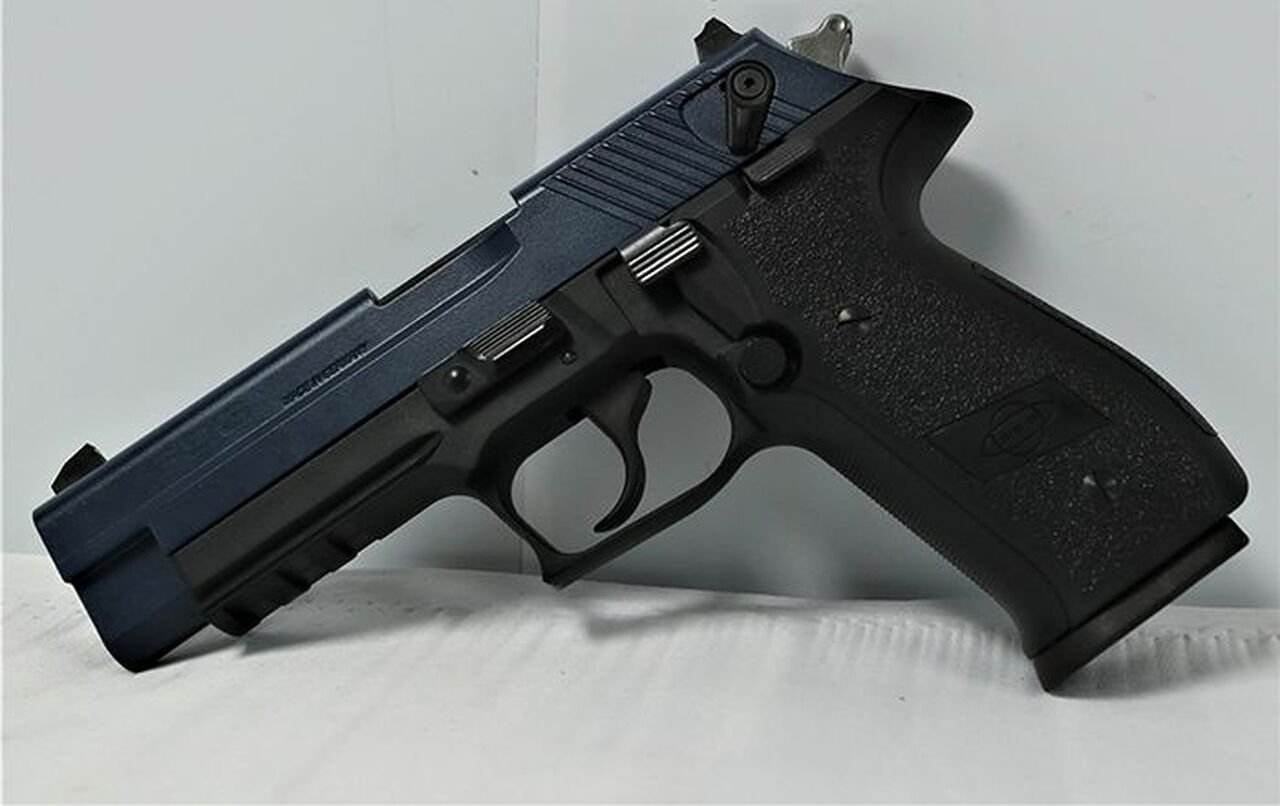 GSG Firefly .22 LR, 4″ Barrel, Thumb Safety, 3-Dot Sights, Dark Blue/Black, 10rd