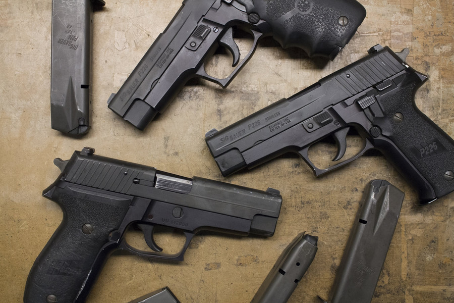 P226 40 S&W DA/SA Police Trade-ins (Fair Condition)