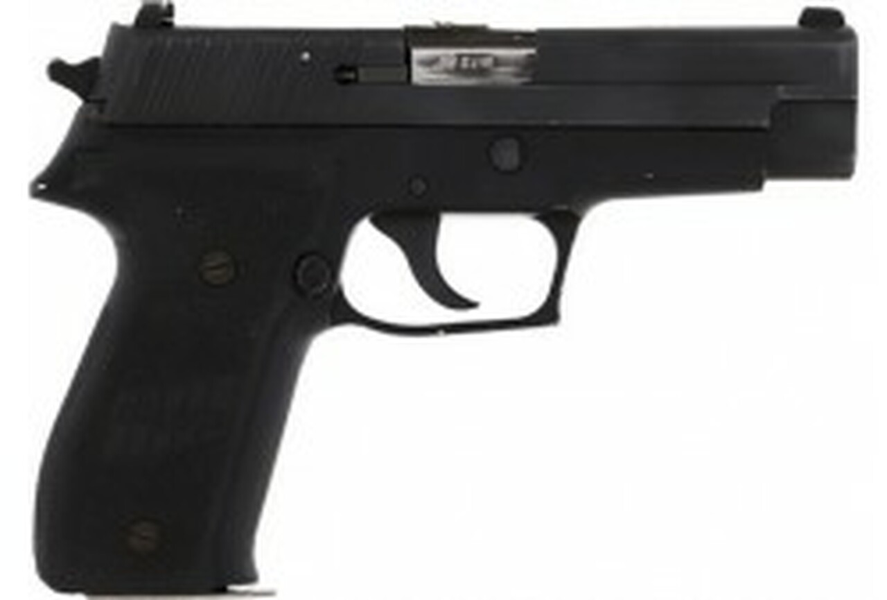 SIG P226 Used 40 S&W Good Condition, 3-12 rd Mags