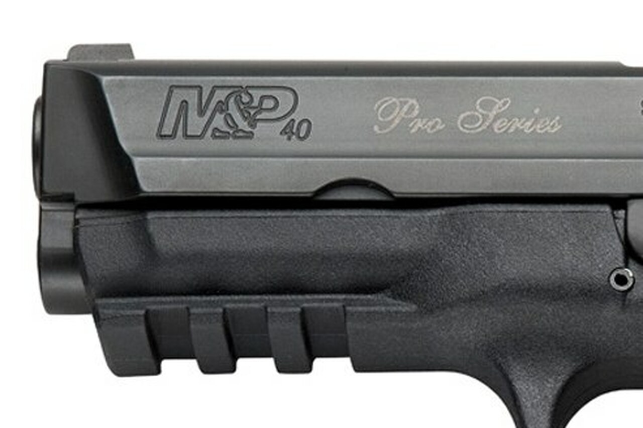 Smith & Wesson S&W M&P Pro Series, .40 SW, 4.25″, Night Sights, 15 Round Mag