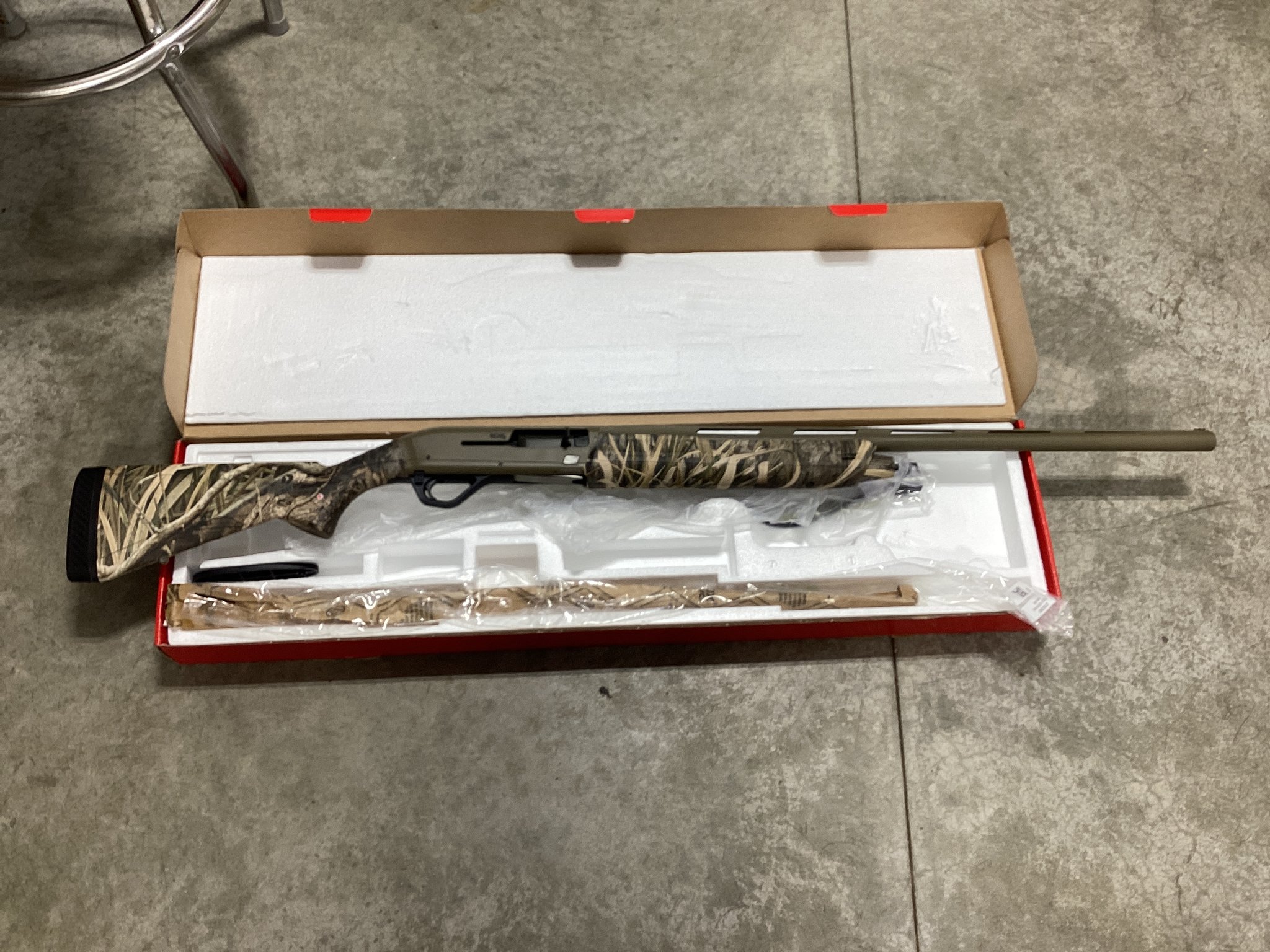 Winchester SX4 Hybrid Hunter 12 Gauge Semi-Auto Shotgun with 28 Inch