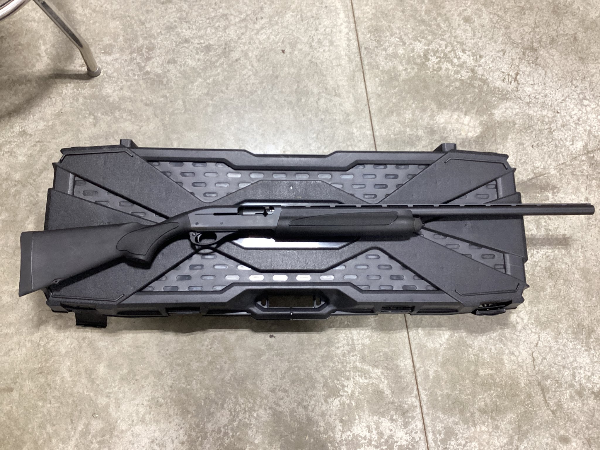 Remington 11-87 12 Gauge Sportsman Field Shotgun with Walnut Stock