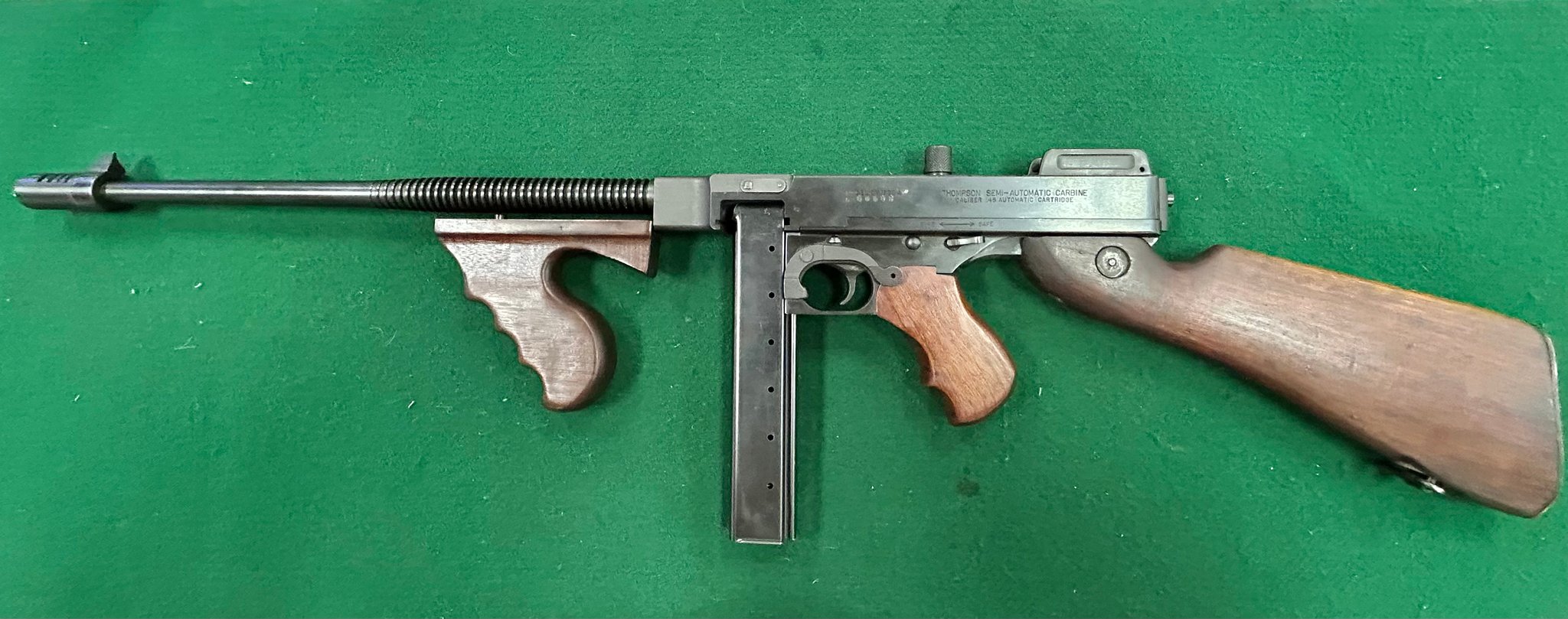 Auto Ordnance Thompson 1927A-1 .45 ACP Semi-Auto Rifle with Violin Case ...
